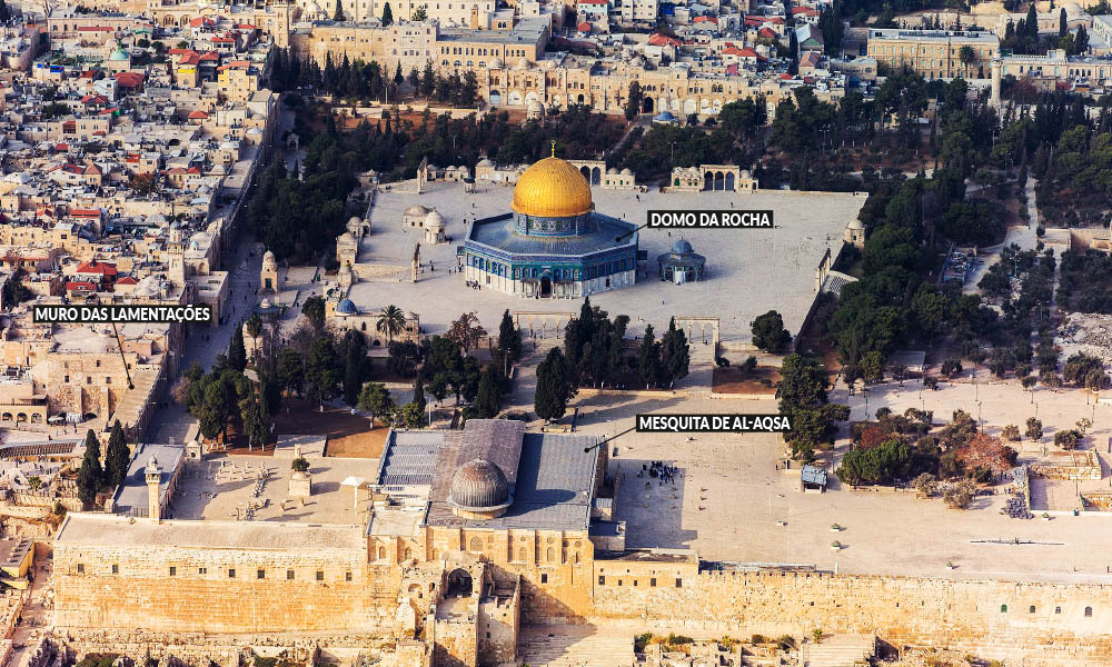 Imagem aérea do monte do Templo. A mesquita de Al-Aqsa foi construída sobre as ruínas do templo de Salomão, destruído pelos romanos no ano 70 d.C.