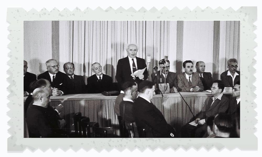 David Ben-Gurion proclamando a Declaração de Independência de Israel em 1948