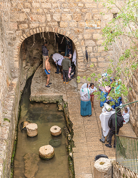 Início do túnel de Ezequias, em Jerusalém, Israel.