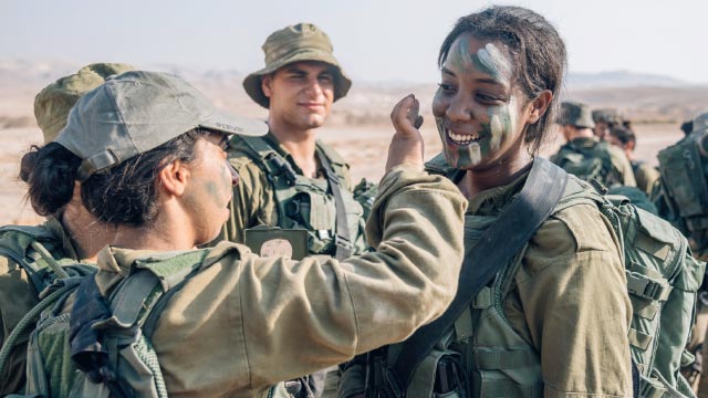 O exército israelense tuitou no idioma farsi